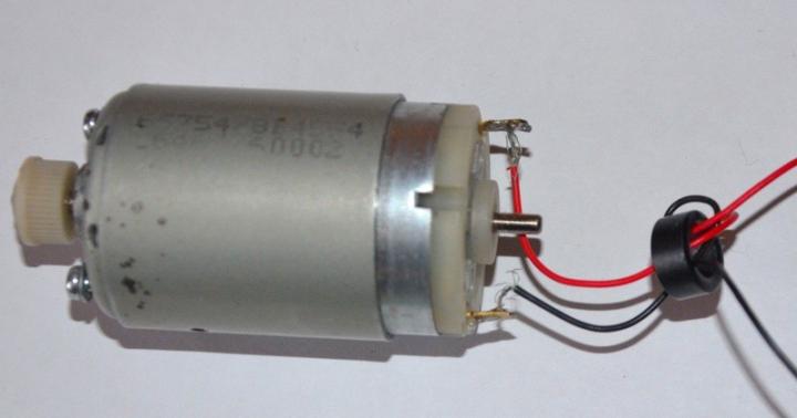 Регулятор оборотов двигателя электроинструмента - схема и принцип работы Тиристорный регулятор оборотов двигателя постоянного тока